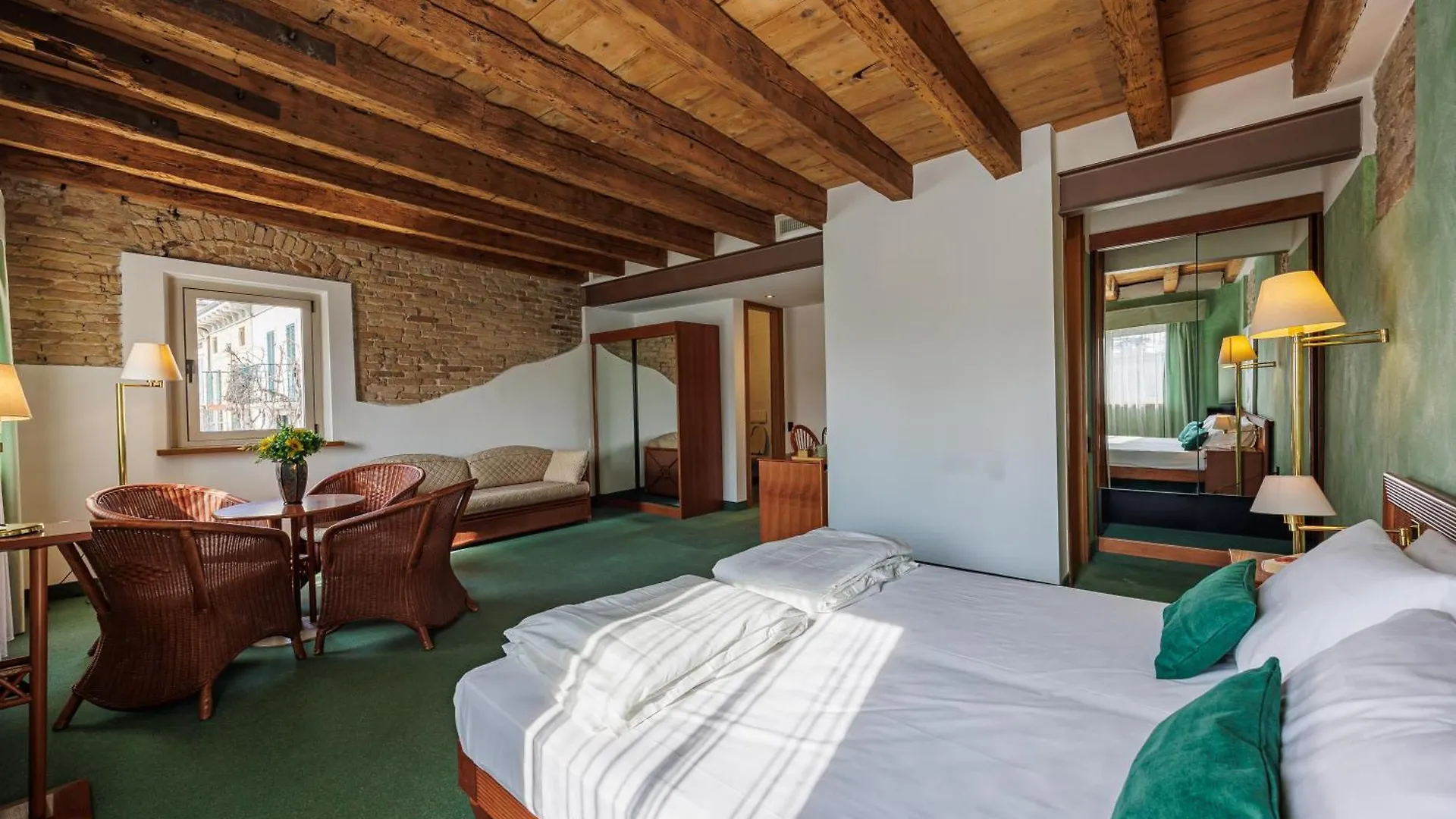 Hotel alla Grotta Lazise 3*,  Italië