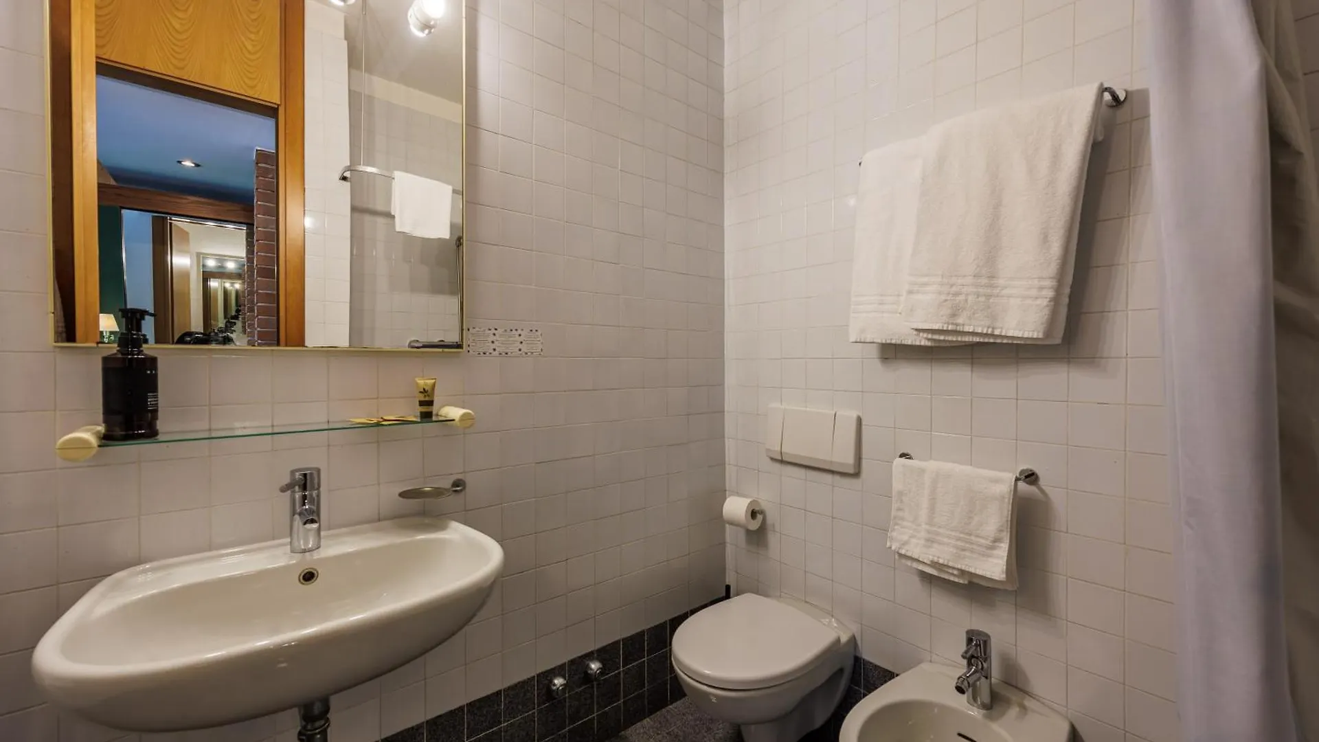 ***  Hotel alla Grotta Lazise Italia