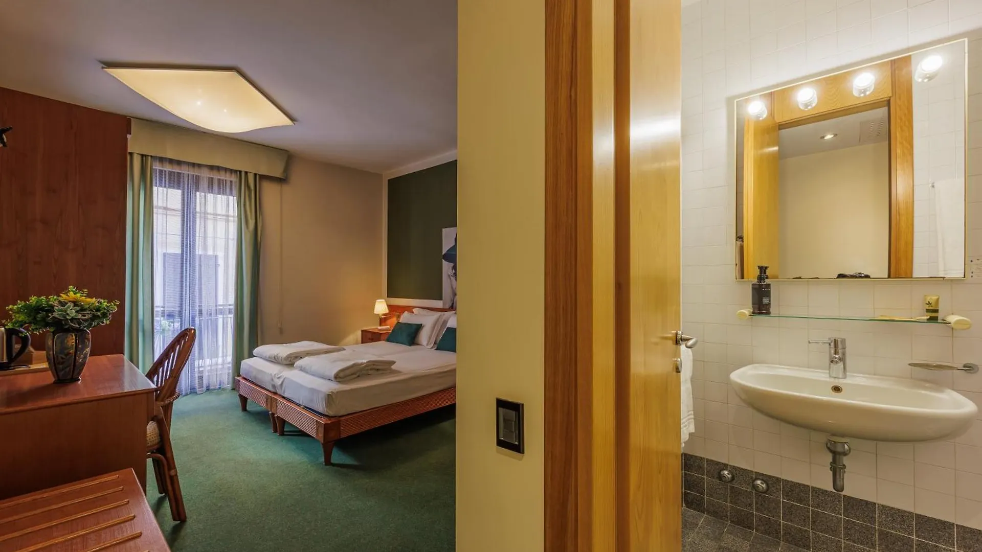 Hotel Alla Grotta Lazise