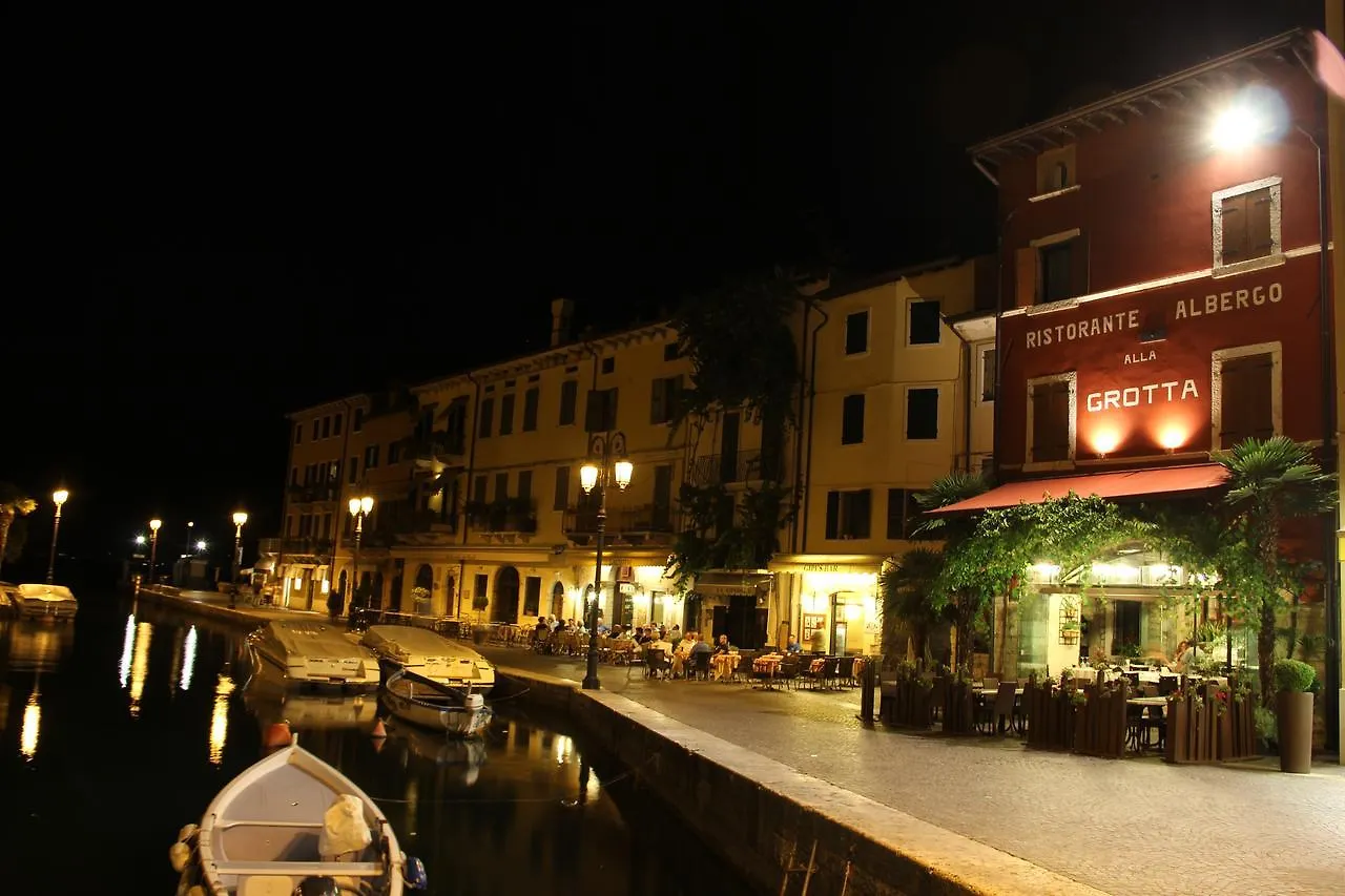 Hotel alla Grotta Lazise 3*,  Italië