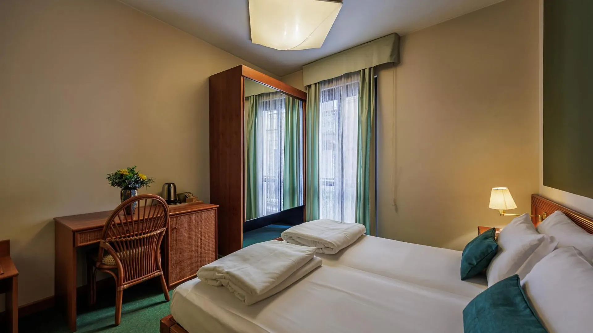 Hotel Alla Grotta Lazise