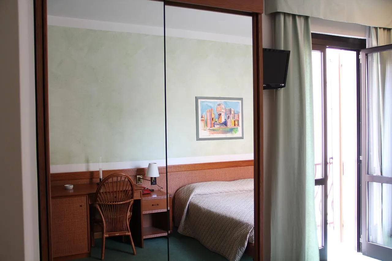Hotel Alla Grotta Lazise